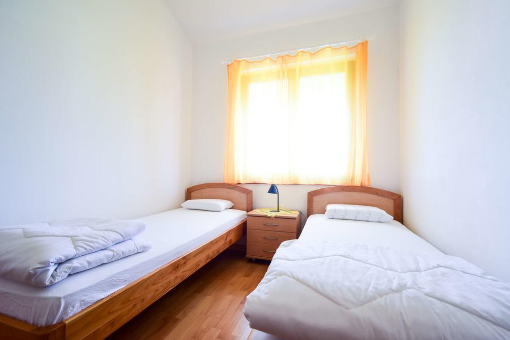 Apartments Mrva Ugljan Eksteriør billede
